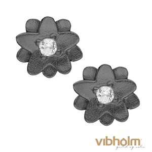 Christina Jewelry & Watches Topaz Flowers Ørestikker i sort ruthineret sølv med to topaser 671-B17