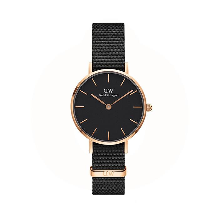 Daniel Wellington Classic Petite Cornwall Black ur i rosaguldbelagt stål 28 mm ADW00100247