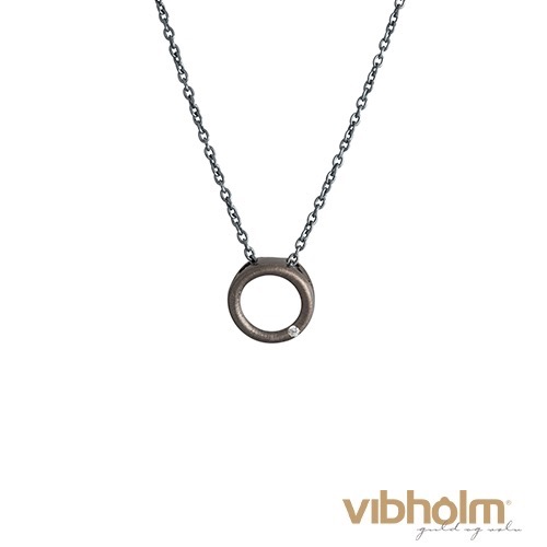 Nordahl Jewellery Icon halskæde i oxyderet sterlingsølv m/zirkonia 844 601